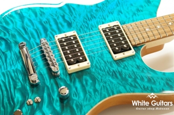 Border Custom 666 Quilted Maple Top Mahogany Back - Borabora Blue